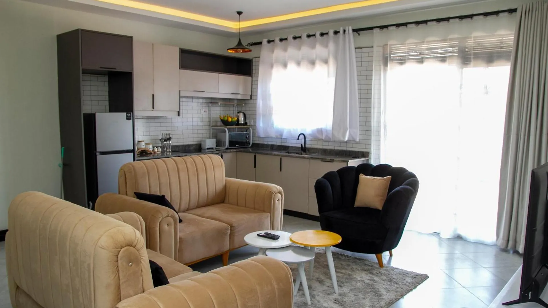Lake Breeze Apartments Kampala