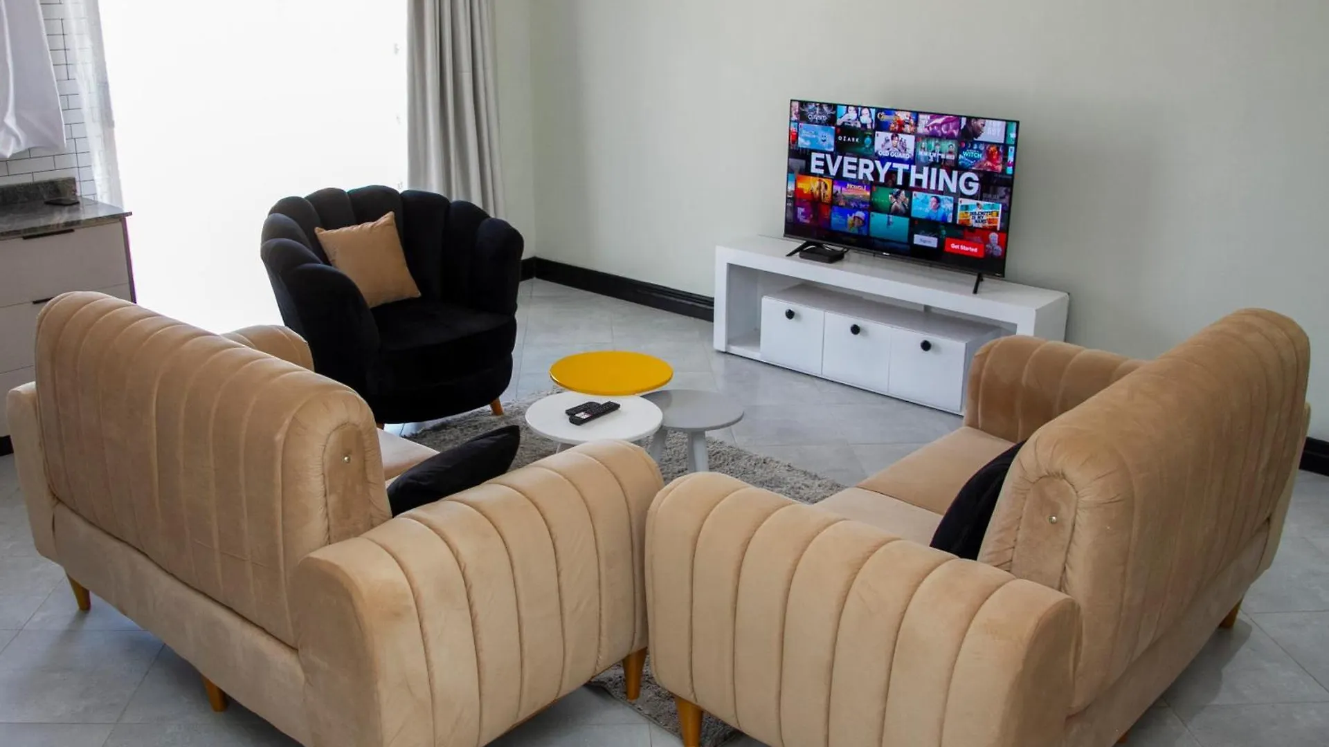 Lake Breeze Apartments Kampala